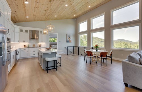 Brasstown House | Mtn-View Decks & Fire Pit: Quiet Brasstown Escape
