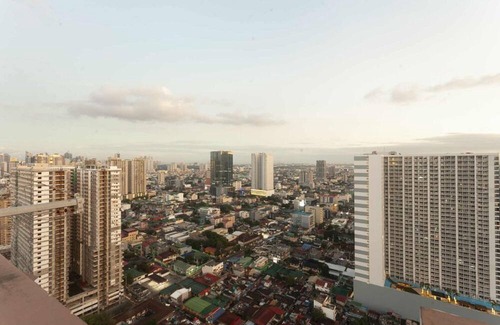 Pasay Condo | 16D The Den The Radiance Manila Bay