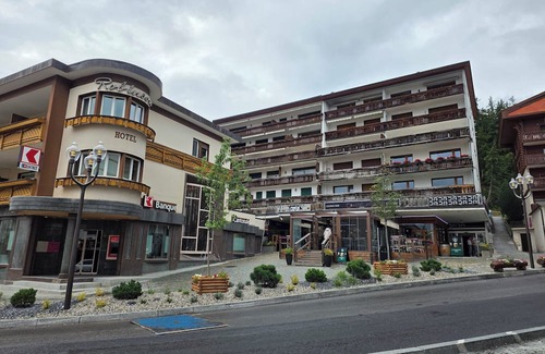 Noes Apartment | Spacious 3-bedroom apartment with XL terrasse in the centre of Crans