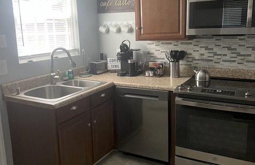 Greenwood House | Charming 2-bedroom house in Greenwood within a block of Hospital and Hospice