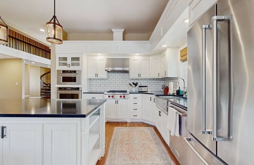 Centralia House | Lakefront living, steps to the water, fishing and kayaks, walk to outlet shops