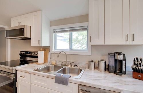 Bowling Green House | Walk to WKU, Bars & Dining! Updated Duplex Home