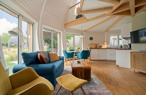 Muritz House | Kugelhaus Südkugel on Lake Tollensesee - Exclusive vacation home for 2-4 guests
