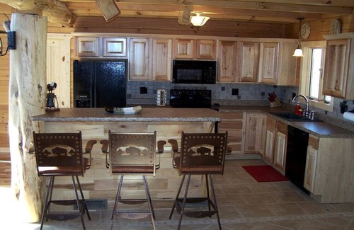 Clyde Cabin | Luxury Vacation Rental with a Hot Tub for Rent in Clyde, North Carolina