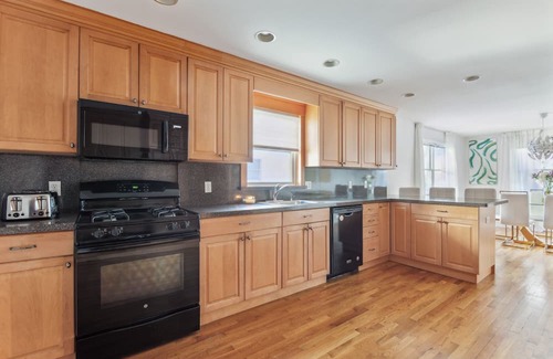 White Plains House | Luxury NY Home with Game Room & Free Parking