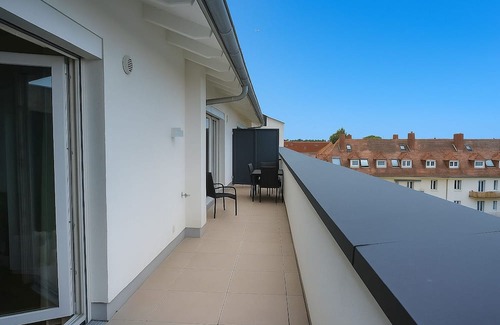 Offenbach am Main Apartment | Myskyline - for 6 persons, roof terrace, balcony, garage, bed linen incl.