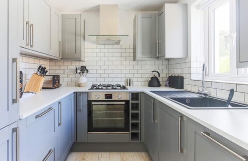 Playing Place House | LITTLE CEDARS - modern detached family home on the outskirts of Truro