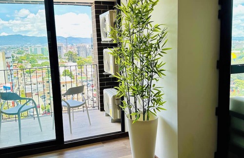 Zona 10 Apartment | Brand New Elegant Apt. Retreat in Z.10 3 Bedroom