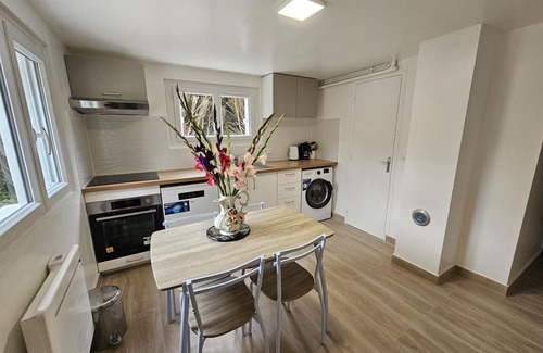 Charge Cottage | Cottage Les Tilleuls with Garden, Near Amboise