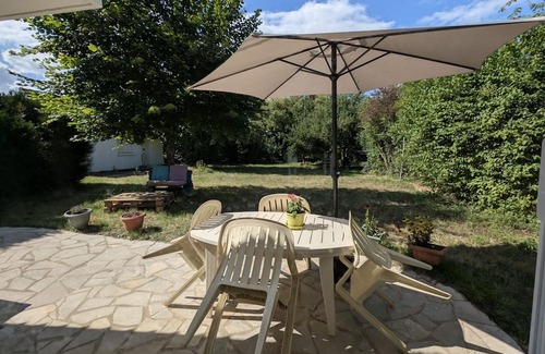 Charge Cottage | Cottage Les Tilleuls with Garden, Near Amboise