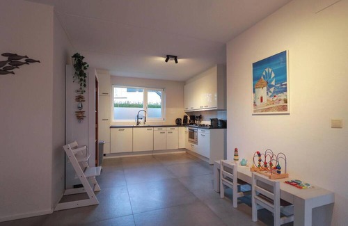 Makkum Cabin | Luxury Dune Villa Deluxe XL for 6 persons with a private sauna and whirlpool, situated at Beach Resort Makkum on the IJsselmeer.