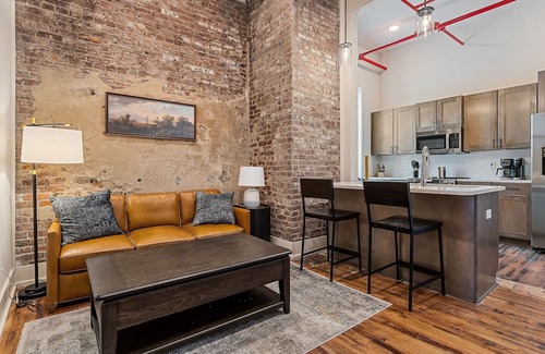McMinnville Condo | Charming 1BR condo in McMinnville, TN, perfect for a cozy getaway.