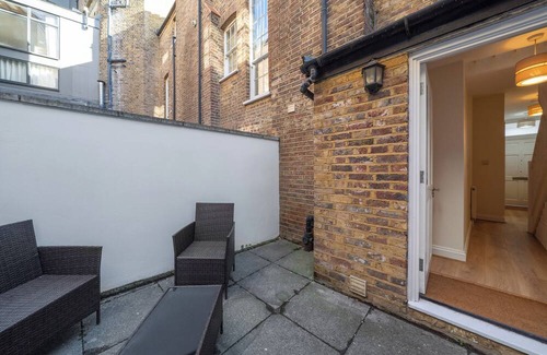 Cathedrals House | Beautiful Victorian house in London