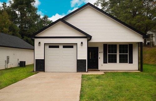 Woodruff House | Charming 3-bedroom house in Woodruff with Garage and Fenced Yard