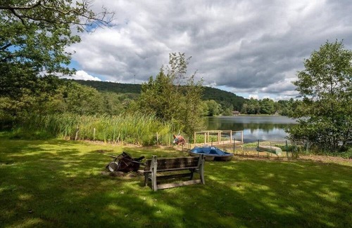 White Haven Cabin | Lake Front Pocono Cabin | Massive Yard & Hot Tub