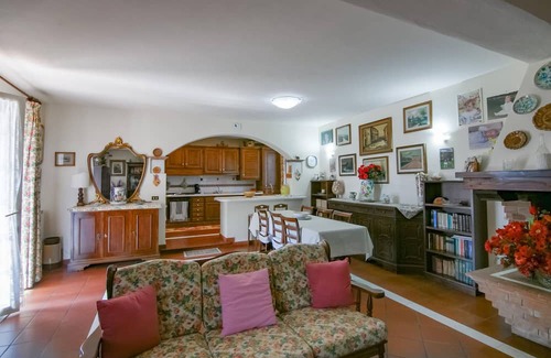 Querceta Apartment | 2 bedroom beautiful apartment in Querceta