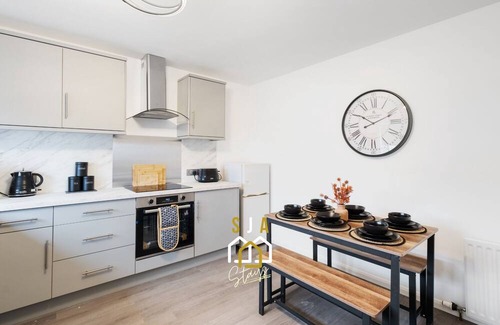 Peterhead House | Aalesund Residence - SJA Stays - 2 Bed House