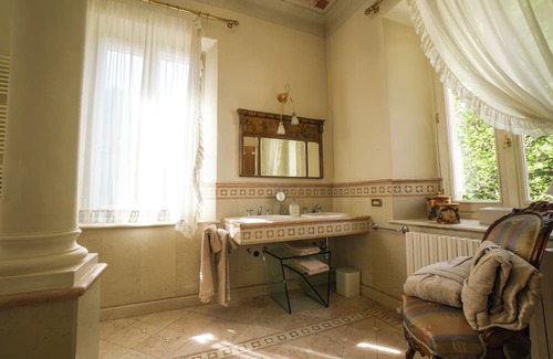 Castelvetro di Modena Bed & Breakfast | Villa Messori Spa, Romantic Retreat Among the Vineyards