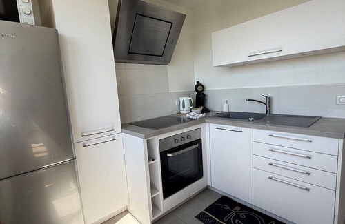 Montchapet Apartment | Petit Refuge Dijonnais-Apartment-Private Bathroom