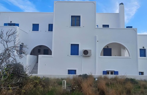 Perissa Apartment | Economy Quadruple Room 2 with Balcony and Air Conditioning