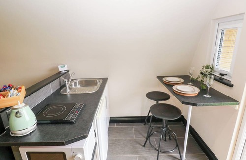 Cwmbach Cottage | CWTCH BACH, pet friendly, character holiday cottage in Aberdare