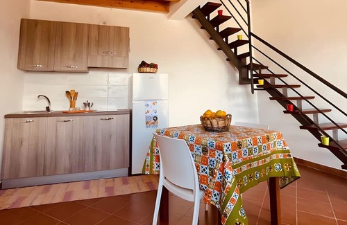 Motta d'Affermo House | Holiday Home 'Apollo' with Sea View and Wi-Fi