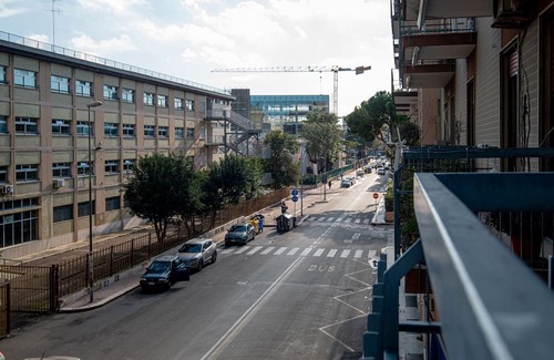 Municipio 2 Apartment | 'Il Centro Luxury Suites - Platinum' Apartment with Balcony, Wi-Fi and Air Conditioning