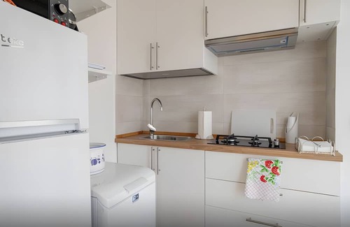 Municipio 2 Apartment | 'Il Centro Luxury Suites - Platinum' Apartment with Balcony, Wi-Fi and Air Conditioning