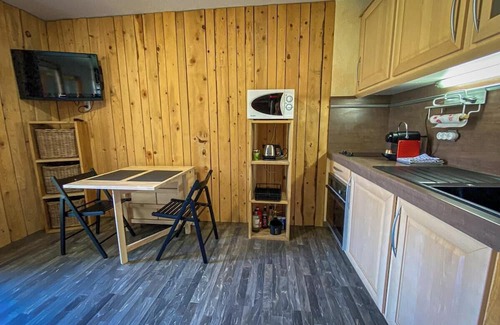 Saint-Etienne-de-Tinee Apartment | Les 4 Flocons Modern comfort, sunny balcony & broadband fiber in Auron