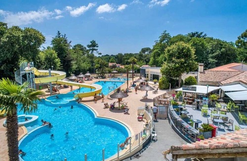 Saint-Hilaire-de-Riez House | Camping 4 étoiles - Piscine - efbdfb