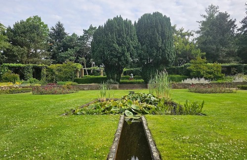 Wageningen House | Tranquil Stay w/Wellness Amenities & Scenic Views | Onsite Dining