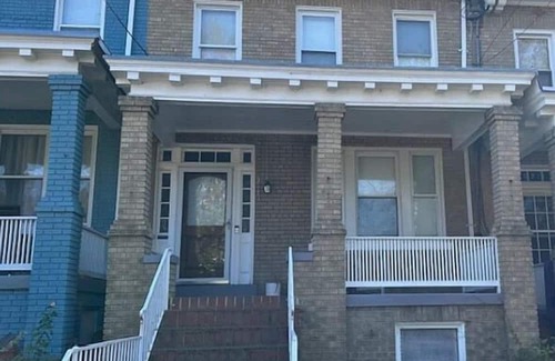 Brightwood Park House | SPACIOUS Rowhome conveniently located on main thoroughfare