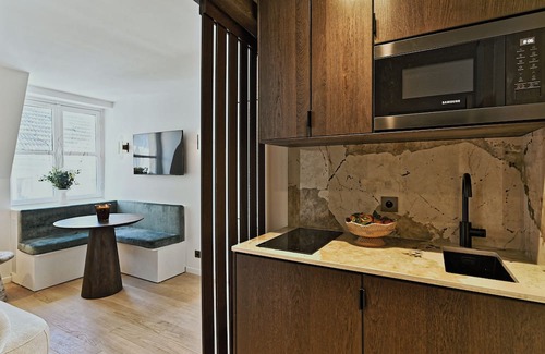 6th Arrondissement Apartment | Hotel-style 2-room apartment nestled in rue des Canettes 6 eme