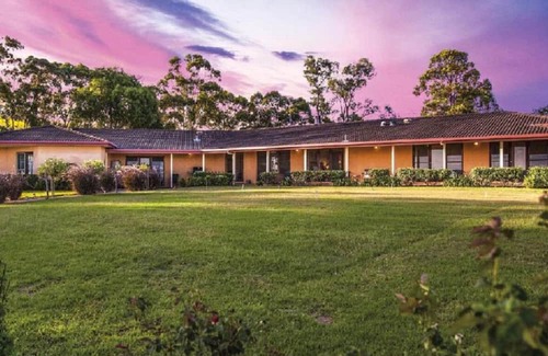 Lovedale House | Burncroft Guesthouse