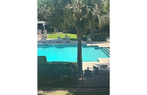 Mount Pleasant Condo | 3-bed condo in Mt. Pleasant. Short drive to beach. Walk to shops & restaurants.