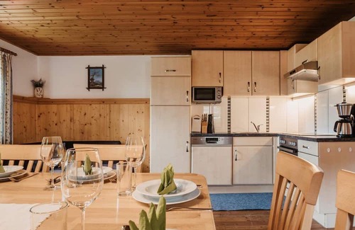 Wagrain Cabin | Vacation home "Weitblick" - for 8-15 pers./5 bedrooms - THE "ZwisleggGut"