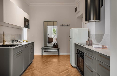 City Centre Apartment | Spacious apartment with a view of Wawel Castle