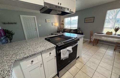 Smithville Apartment | Charming 2-bedroom apartment with AC, WiFi in wonderful Smithville