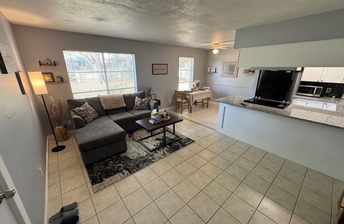 Smithville Apartment | Charming 2-bedroom apartment with AC, WiFi in wonderful Smithville