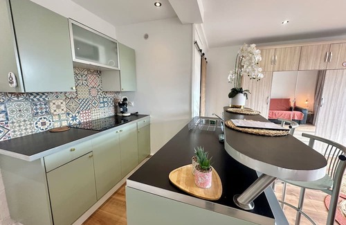 Carnoux-en-Provence Apartment | Renovated in October 2024, apartment with terrace near Cassis