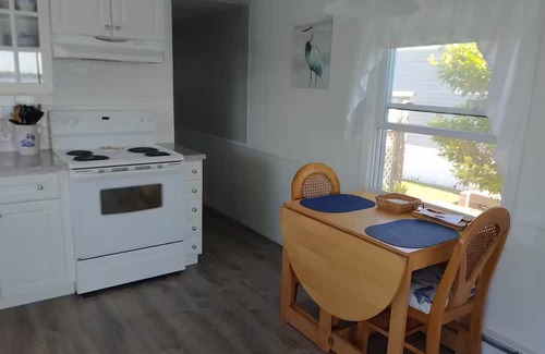 Snug Harbor Cottage | Charming 2-bedroom cottage in wonderful East Matunuck State Beach RI, Waterfront