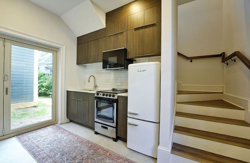 Reynoldstown Cottage | Tiny Home by the Beltline and The Eastern. Great, walkable location