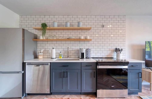 Woodstock Apartment | The Perfect Retro Portland Retreat ~Vintage Shops
