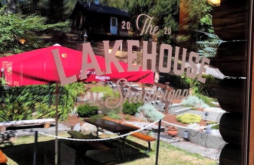 Shawnigan Lake Apartment | Shawnigan Lake Studio Oasis