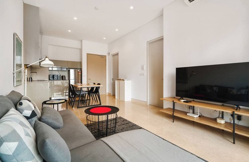 Pudu Apartment | 2-bedroom Suite with Twin Tower view at the living room