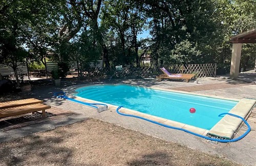 Velleron House | Homerez - House in Velleron with garden and pool