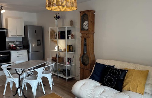 Plescop Apartment | Fully equipped & secure apartment near Vannes