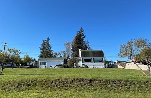 Port Angeles Cottage | Charming 2 bedroom cottage