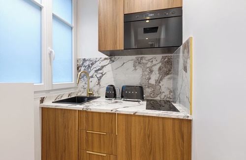 8th Arrondissement Apartment | Serviced Apartment - 6 Guests - Champs-Élysées