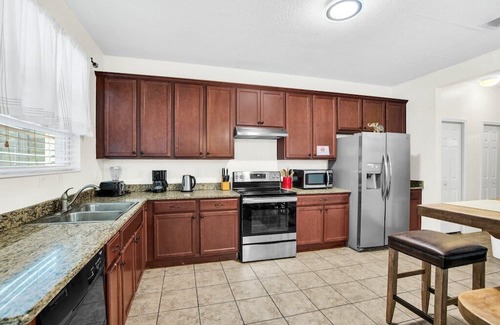 Crystal Cove House | 4736 Family home, Near Disney,Sea World!